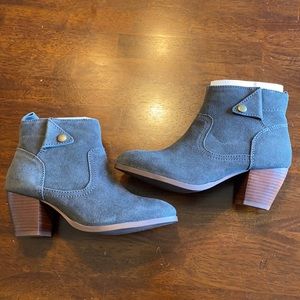 Diba Sophie Suede Booty Size 7.5 - Stitch Fix